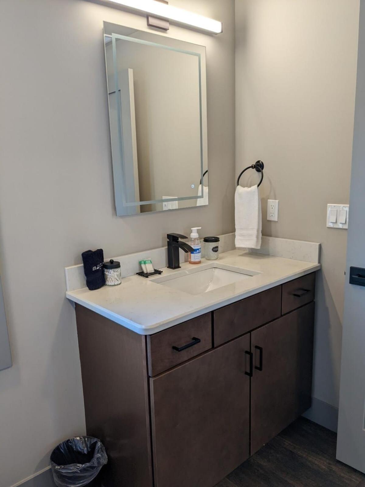 Modern Condo 210 Just Blocks From Lake Michigan مدينة ترافيرز المظهر الخارجي الصورة