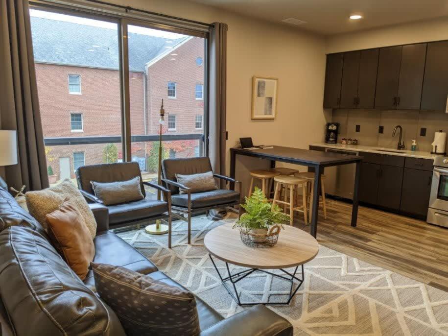 Modern Condo 210 Just Blocks From Lake Michigan مدينة ترافيرز المظهر الخارجي الصورة