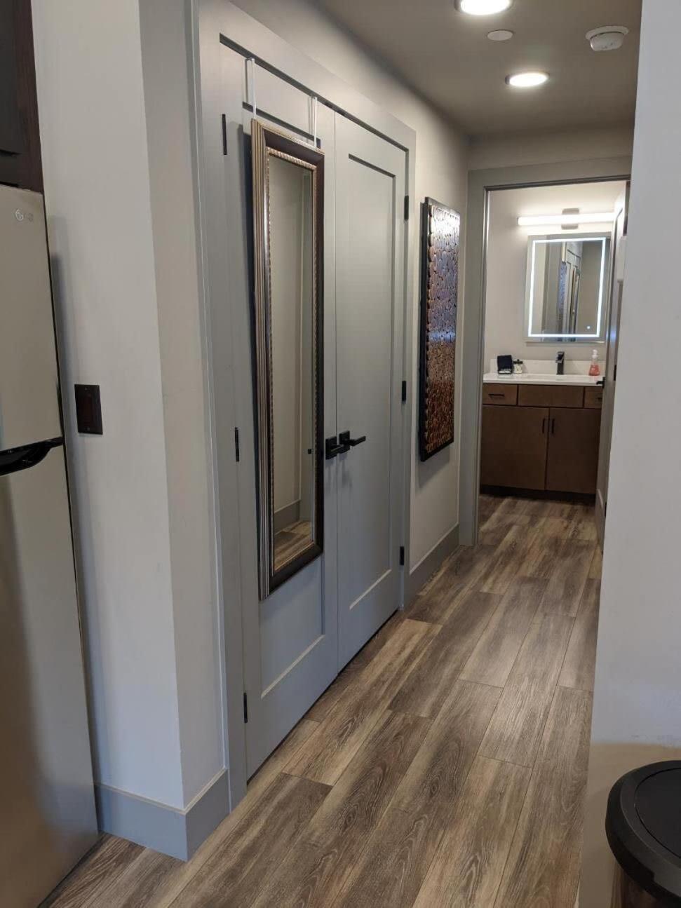 Modern Condo 210 Just Blocks From Lake Michigan مدينة ترافيرز المظهر الخارجي الصورة